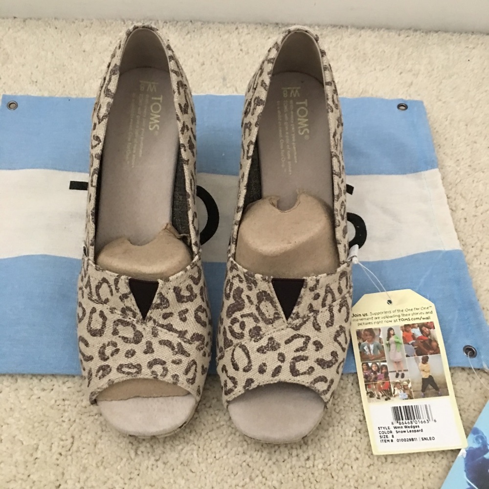 Brand new TOMS Women’s Wedge shoes